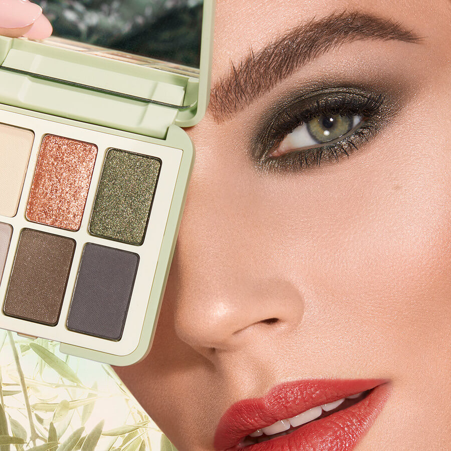 GREEN ME MEDIUM EYESHADOW PALETTE